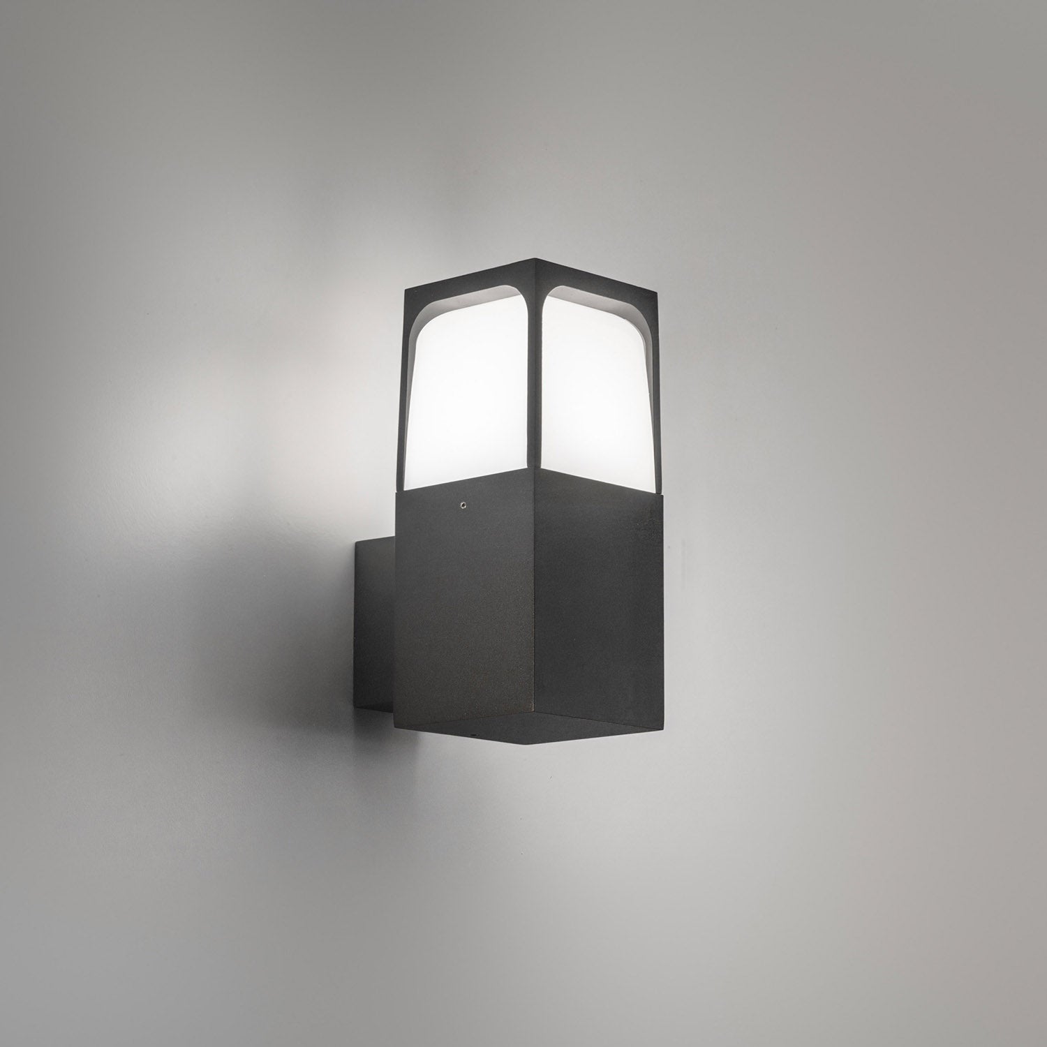 GEALUCE Applique in alluminio antracite-marrone diffusore policarbonato 1XE27 non incl. GEALUCE Applique in alluminio antracite-marrone diffusore policarbonato 1XE27 non incl.